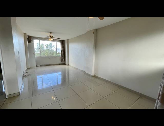 2.5 BEDROOM APARTMENT FOR SALE IN ESSENWOOD